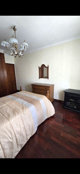 Mobilia de Quarto - Madeira Alta Qualidade - Maciça