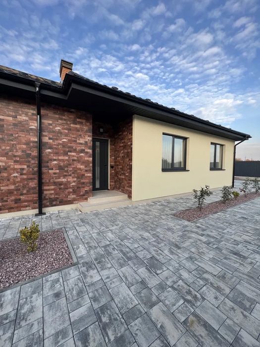 Продаж одноповерхового дуплексу | з ремонтом | 3  кімнати