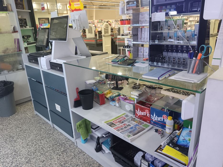 Vende se mobiliário de papelaria