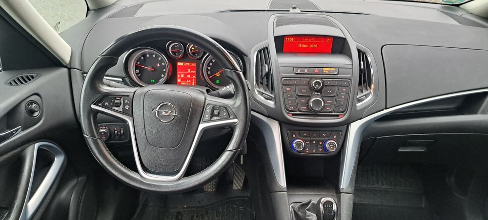 Opel Zafira Tourer 7osobowa 1.4 turbo 140km 2015r sprowadzona