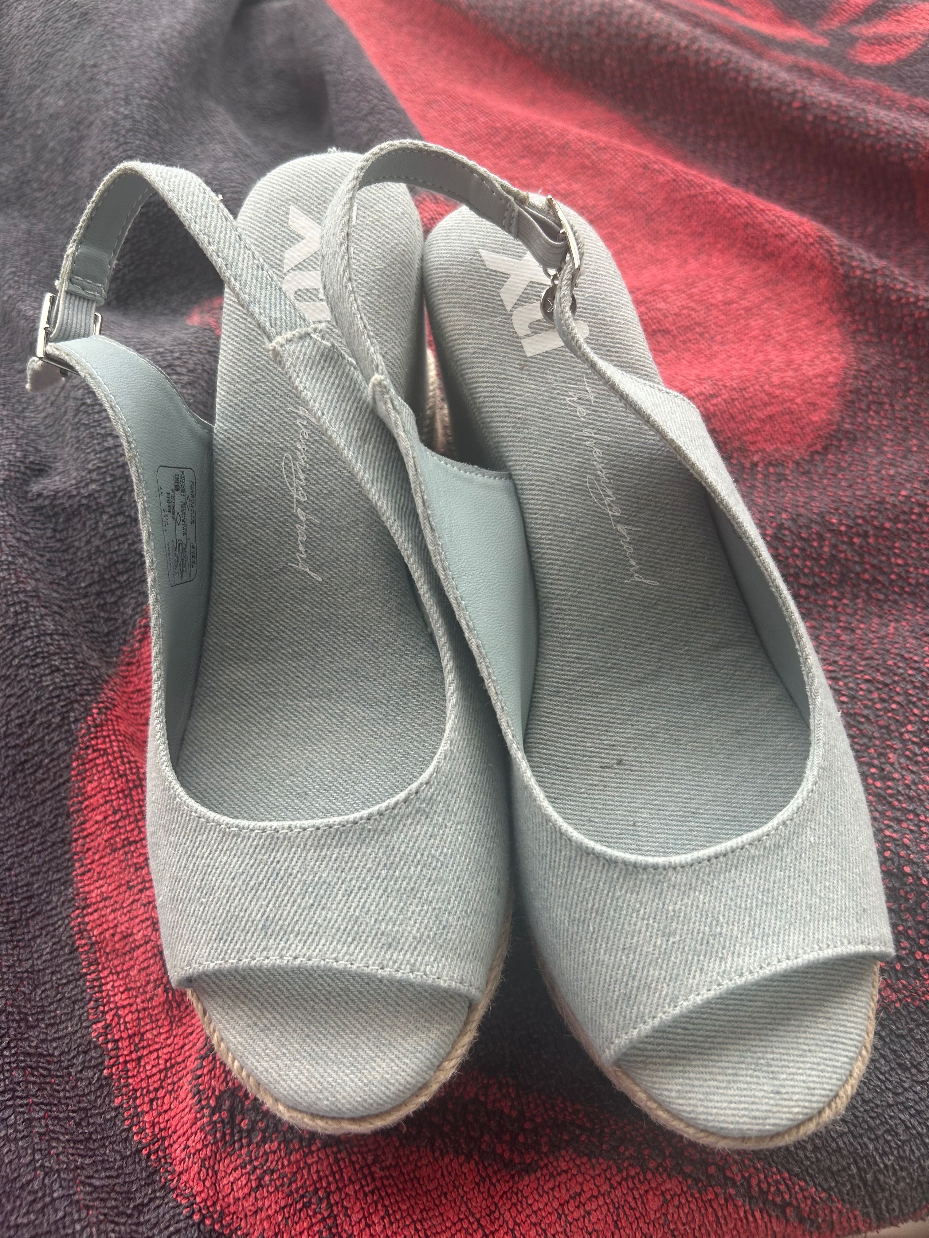 Sapatos com Cunha