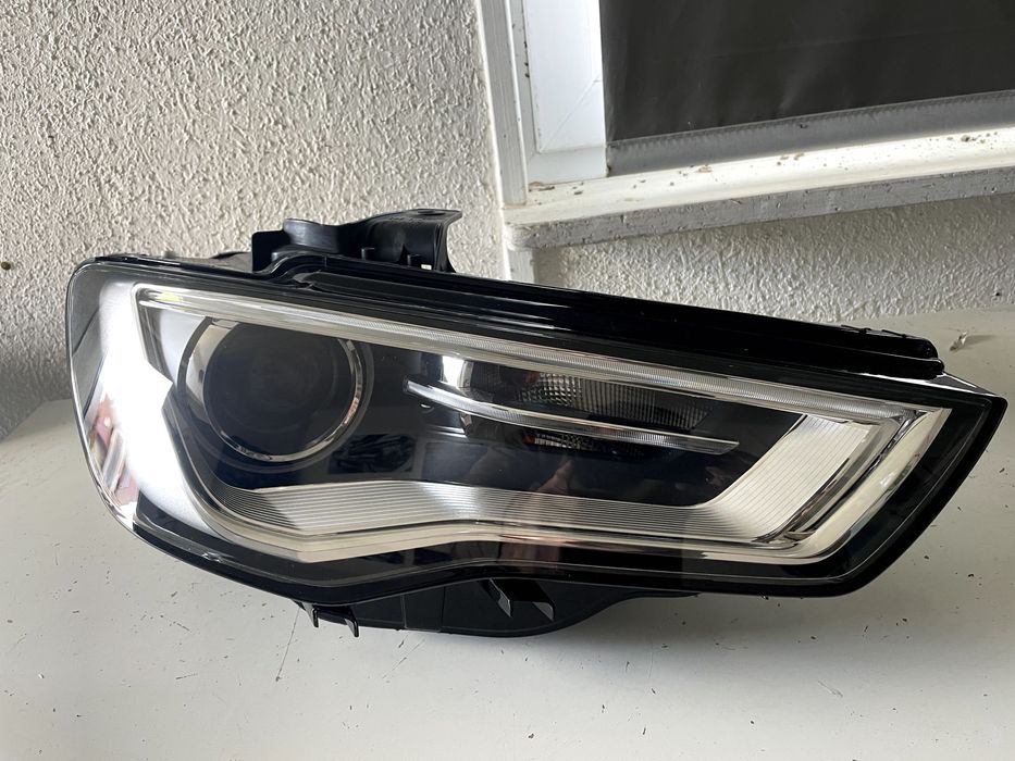 LAMPA prawa AUDI A3 8V  xenon led CALA IDEALNA 15 r 2 moduły reflektor