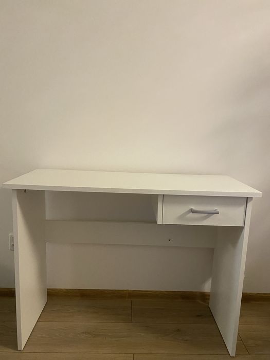 Sprzedam białe biurko 100 x 40