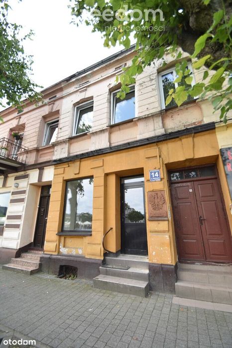 Kamienica w centrum Łasku na sprzedaż.