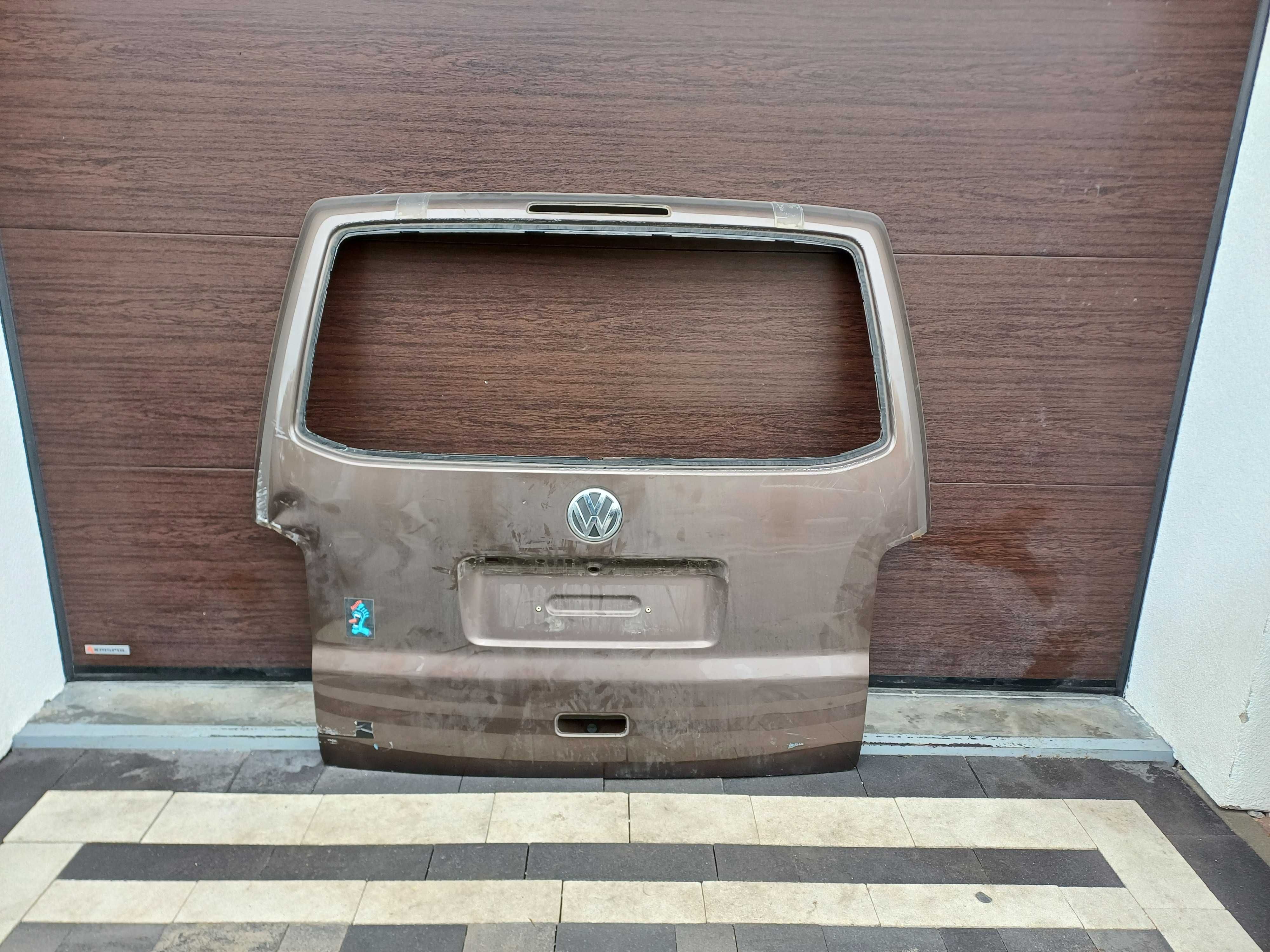 klapa tył vw t5 multivan 03-15