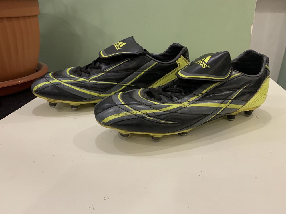 Продам футбольные бутсы adidas 46 р.