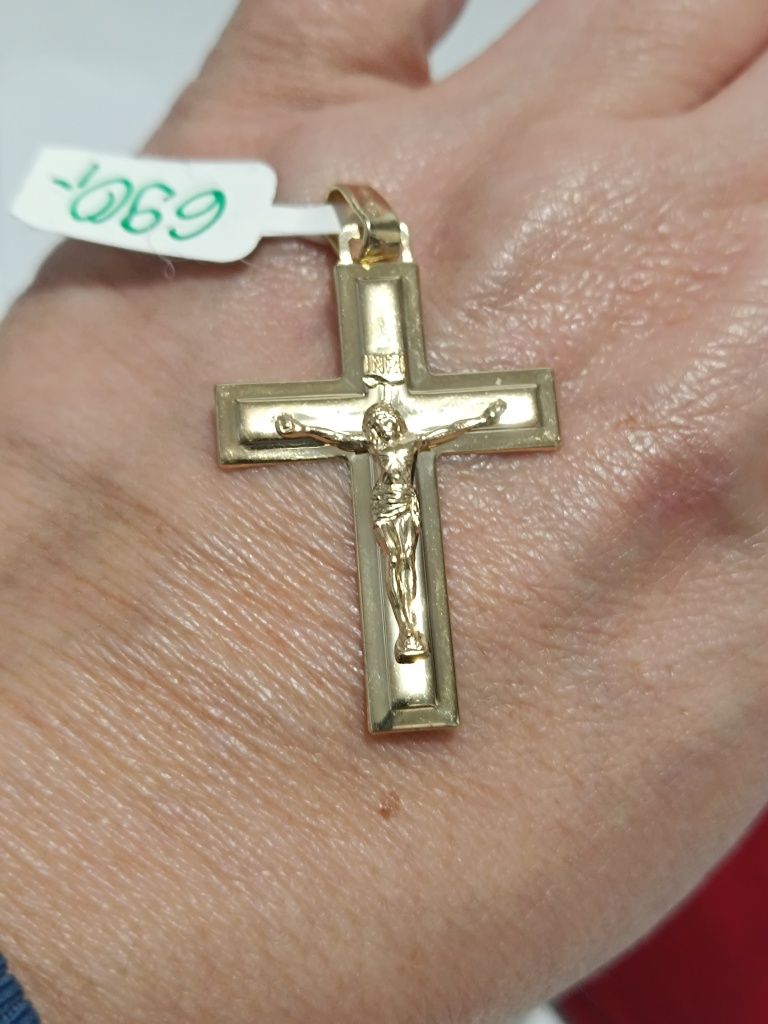 Złoty wisiorek krzyż, złoto próby 585