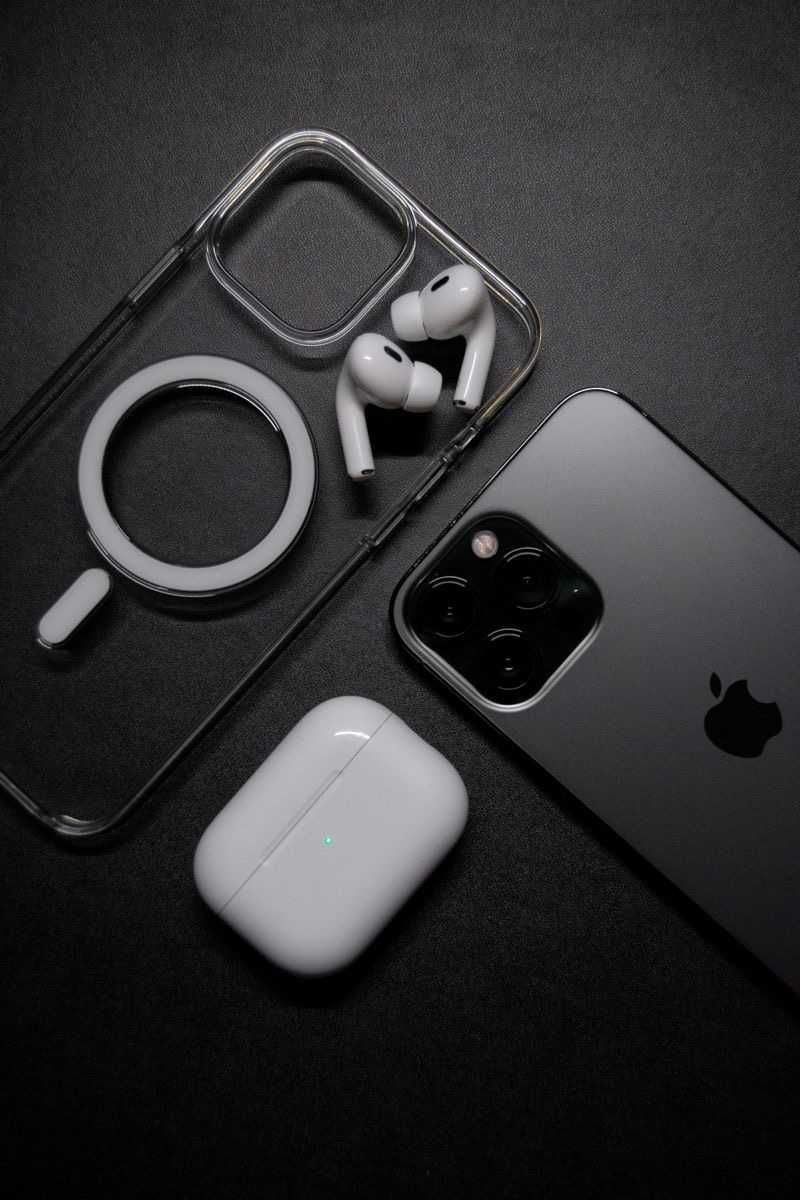 Нові Навушники Apple AirPods Pro