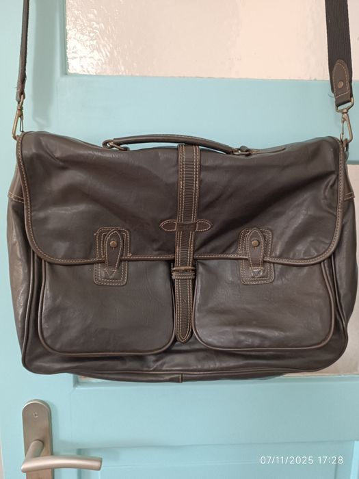 Mala em pele castanha