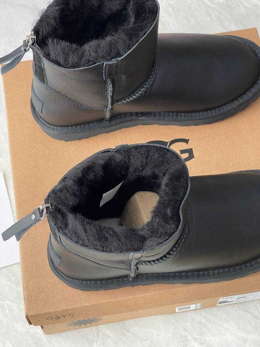 АКЦІЯ! Жіночі натуральні зимові уггі UGG Mini ZIP Black (37,39 р.)