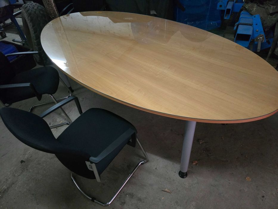 Stół konferencyjny, krzesła