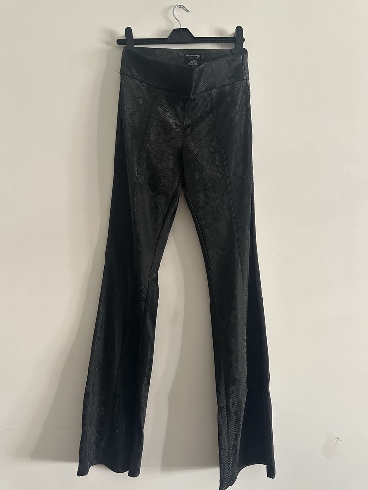 Calça padrao cobra
