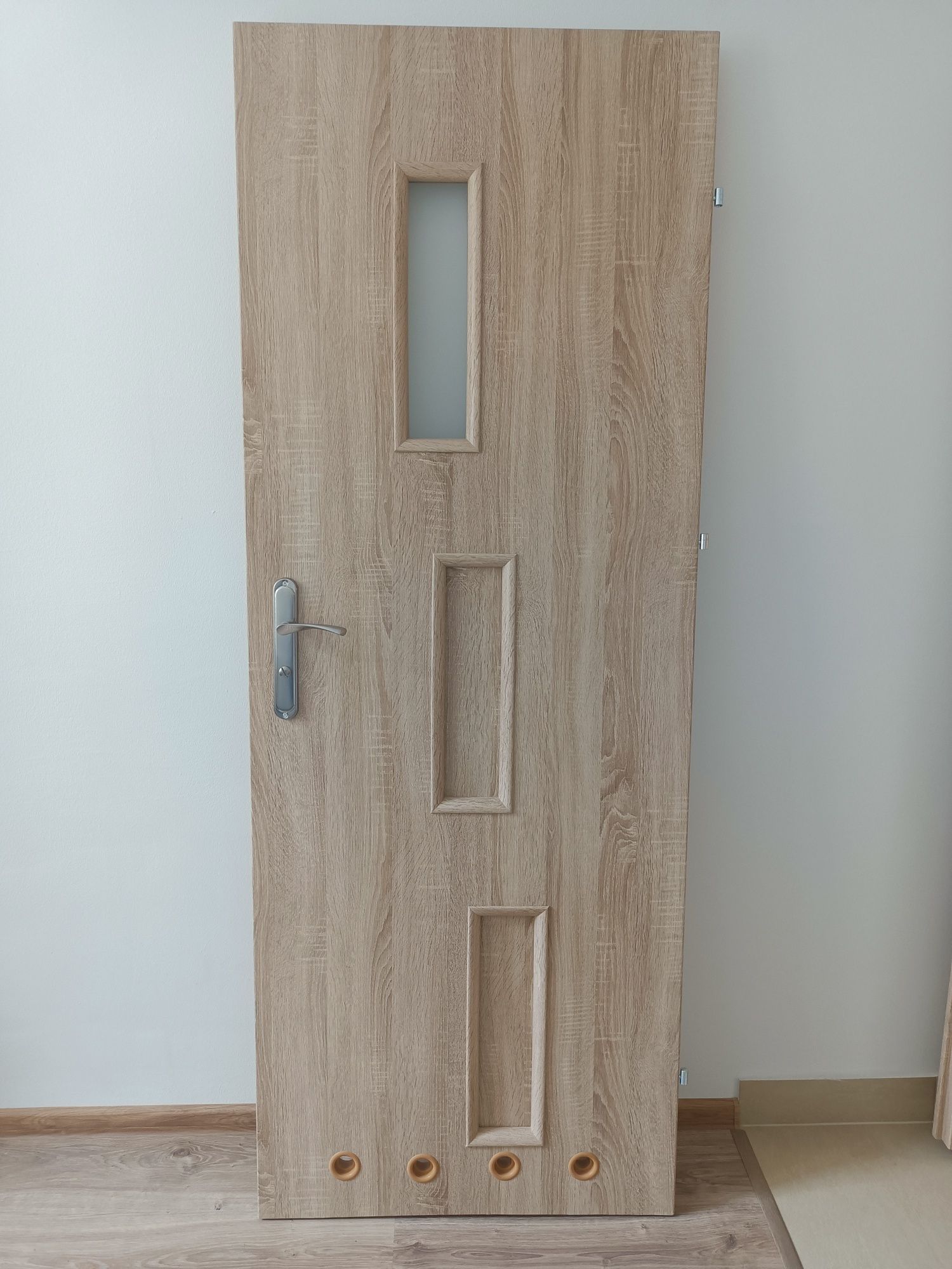 Drzwi łazienkowe z zamkiem, bez futryny 72 cm. od wewnątrz, prawe?
