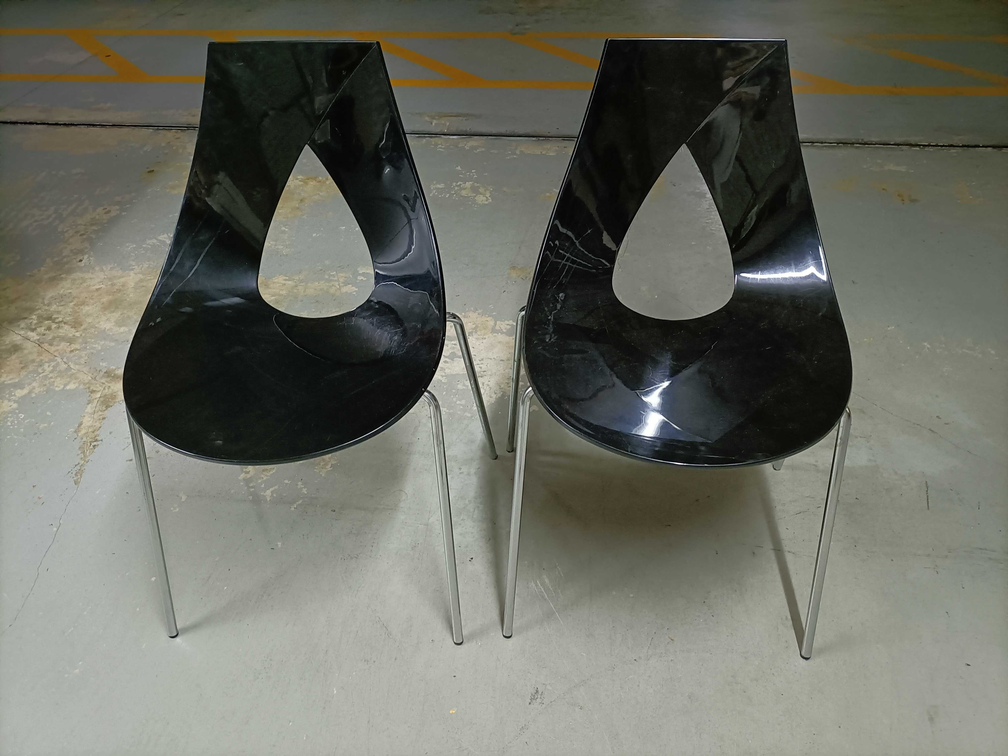 Cadeiras modernas e elegantes