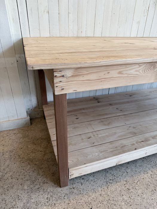 Mesa de madeira vintage