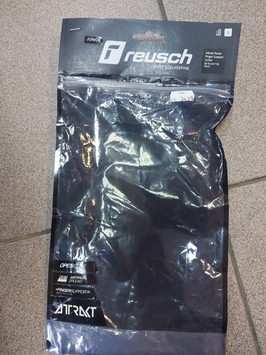 Воротарські перчатки Reusch Attrakt Resist Finger Support Junior р 5