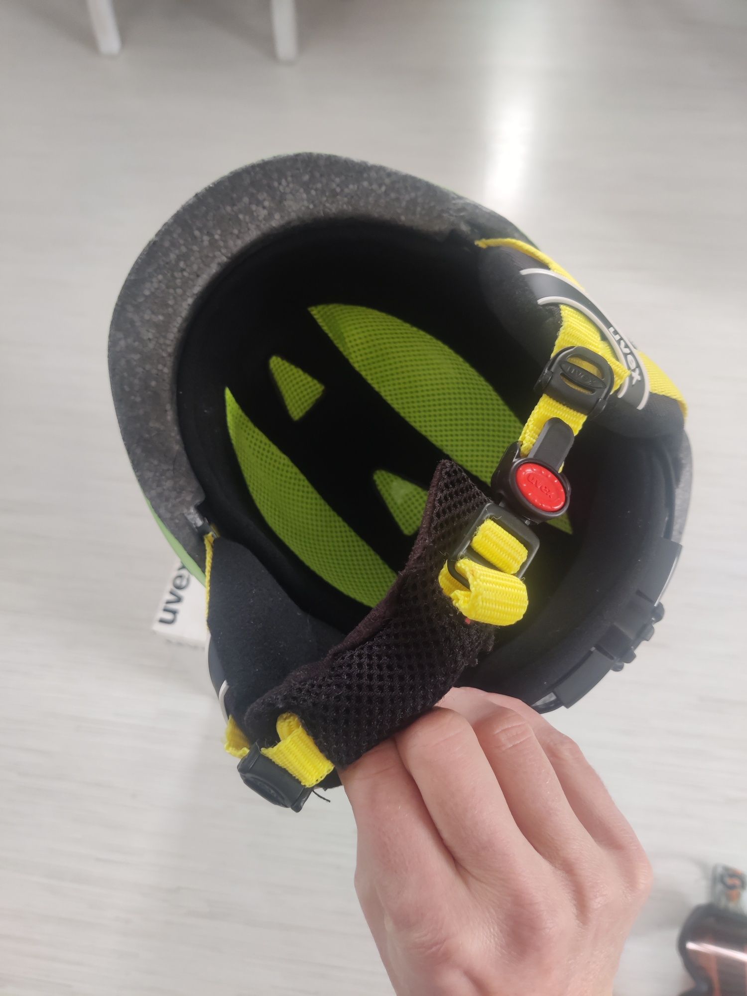 Kask UVEX 52-54cm +gogle Scott