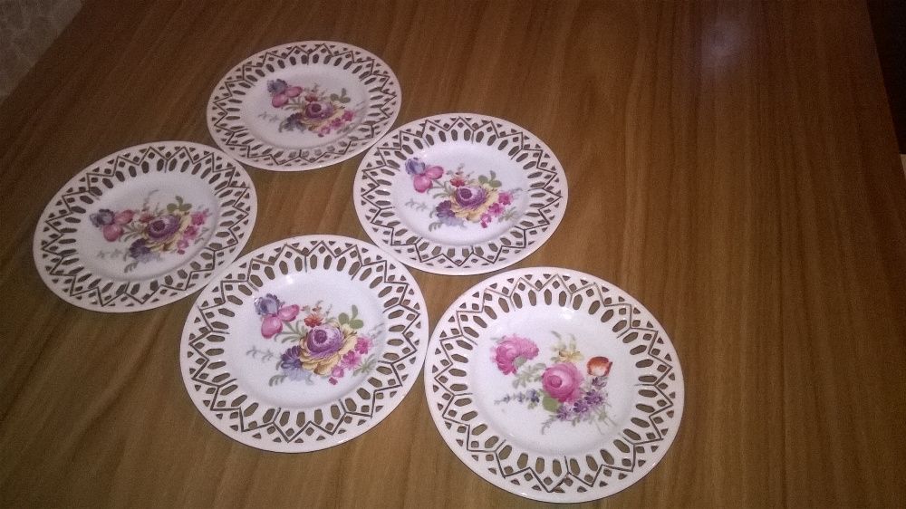 Talerzyki deserowe Victoria-ażurowe SYGNOWANE.Porcelana