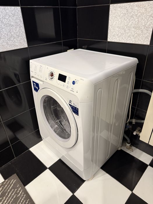 Пральна машина Indesit