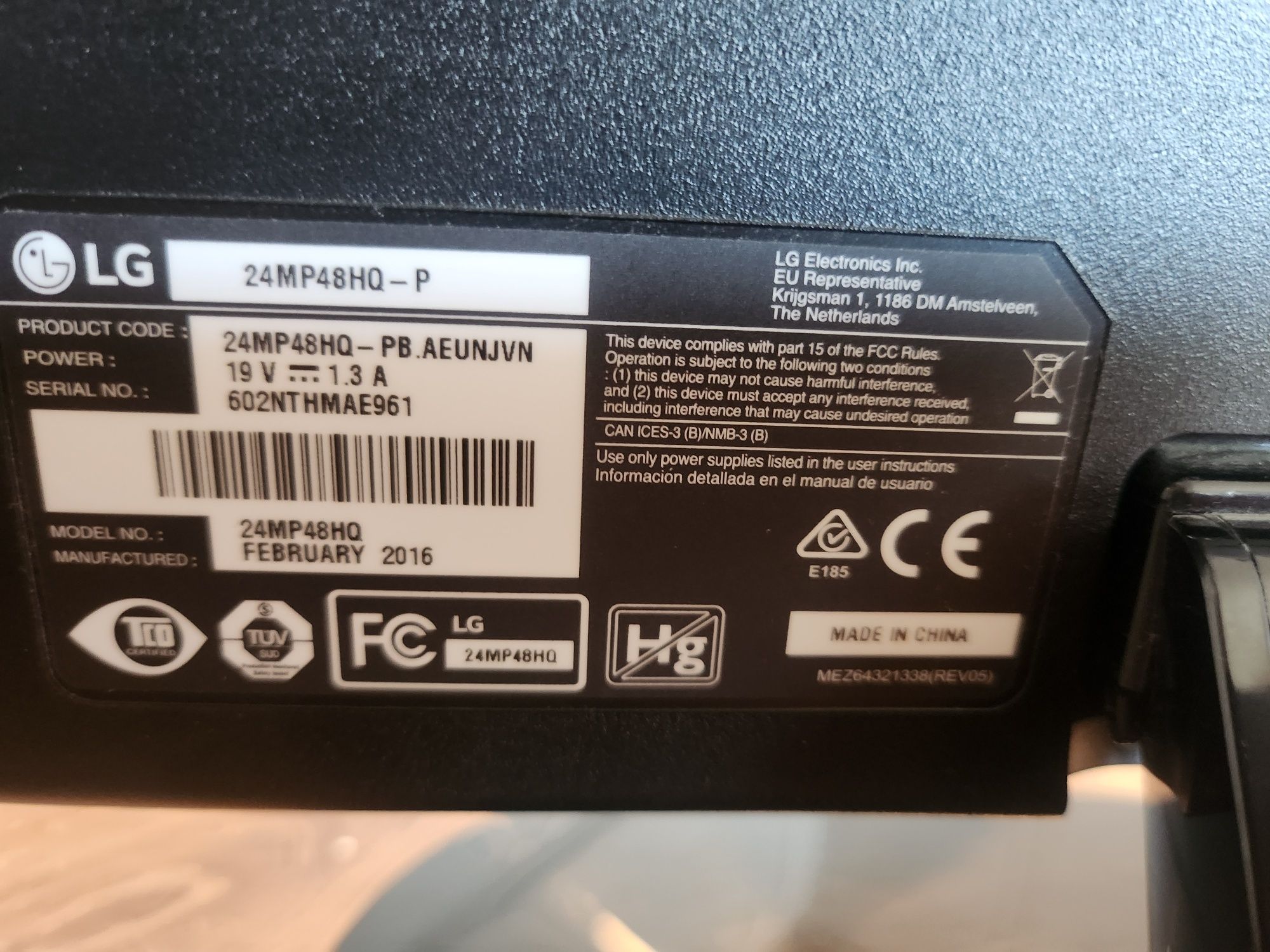 Monitor LG 24MP48HQ z ładowarką