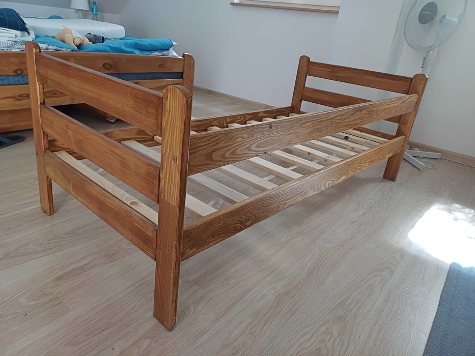 TYLKO DO WTORKU Sprzedam łóżko drewniane 160x70 razem z materacem IKEA