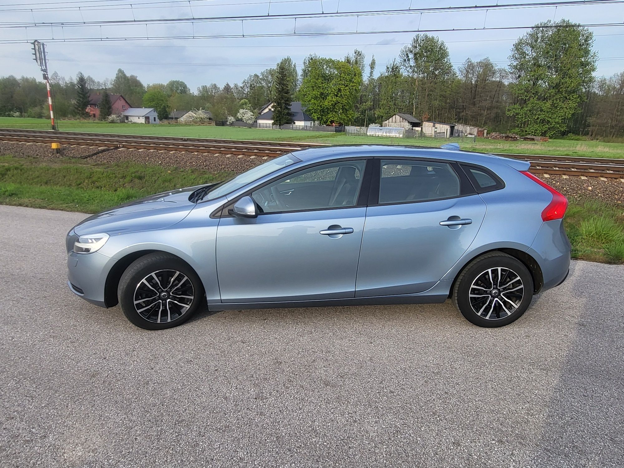 Volvo V40 2.0 D2 lift LED webasto nawigacja książka serwisowa