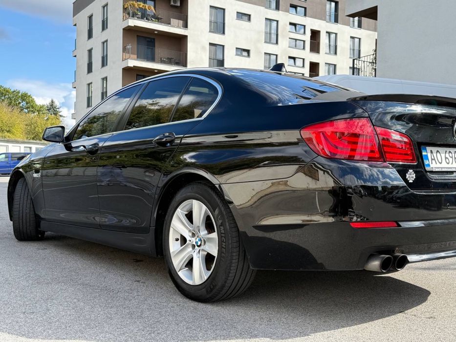 Продаю BMW ф10 520b 2011.