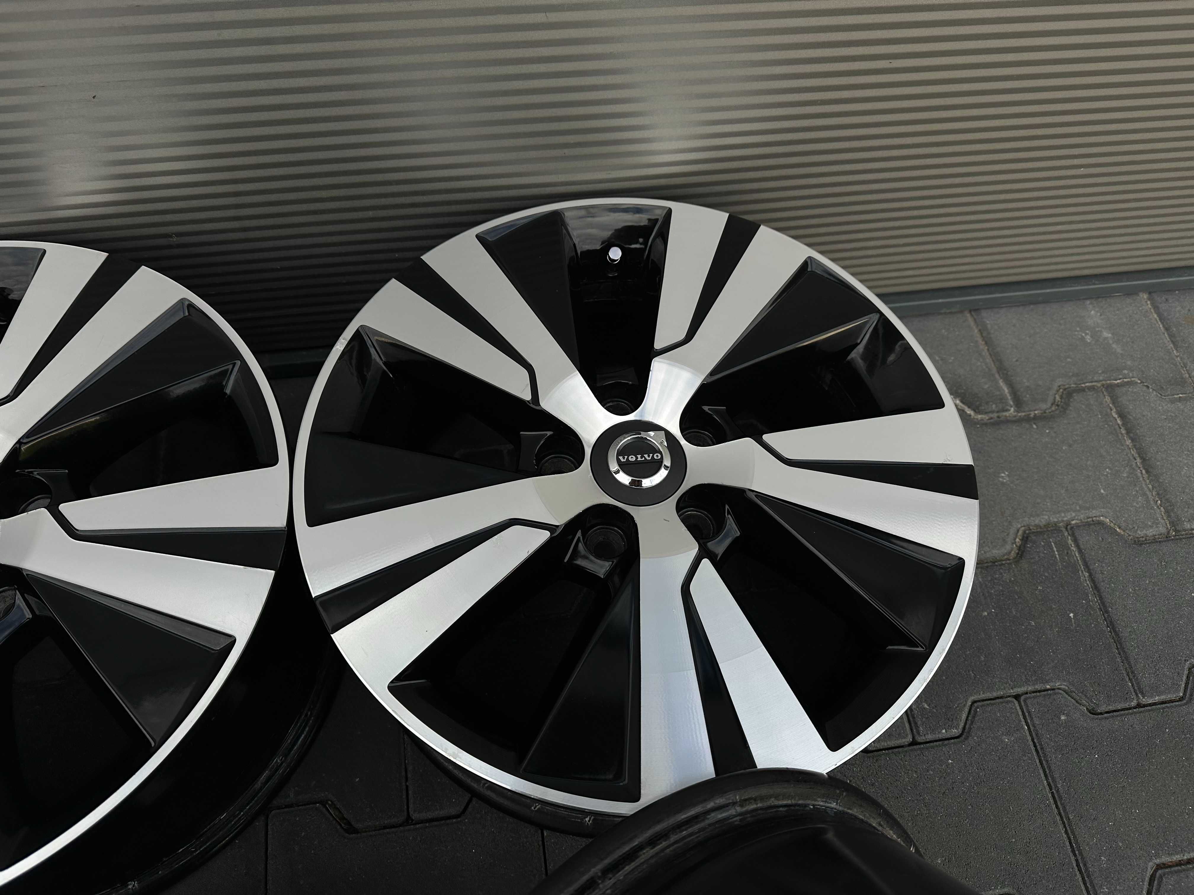 5x108 16 VOLVO XC40 XC60 XC70 S80 S90 V90 V80 V60 S70 S60 C30 S40 V50