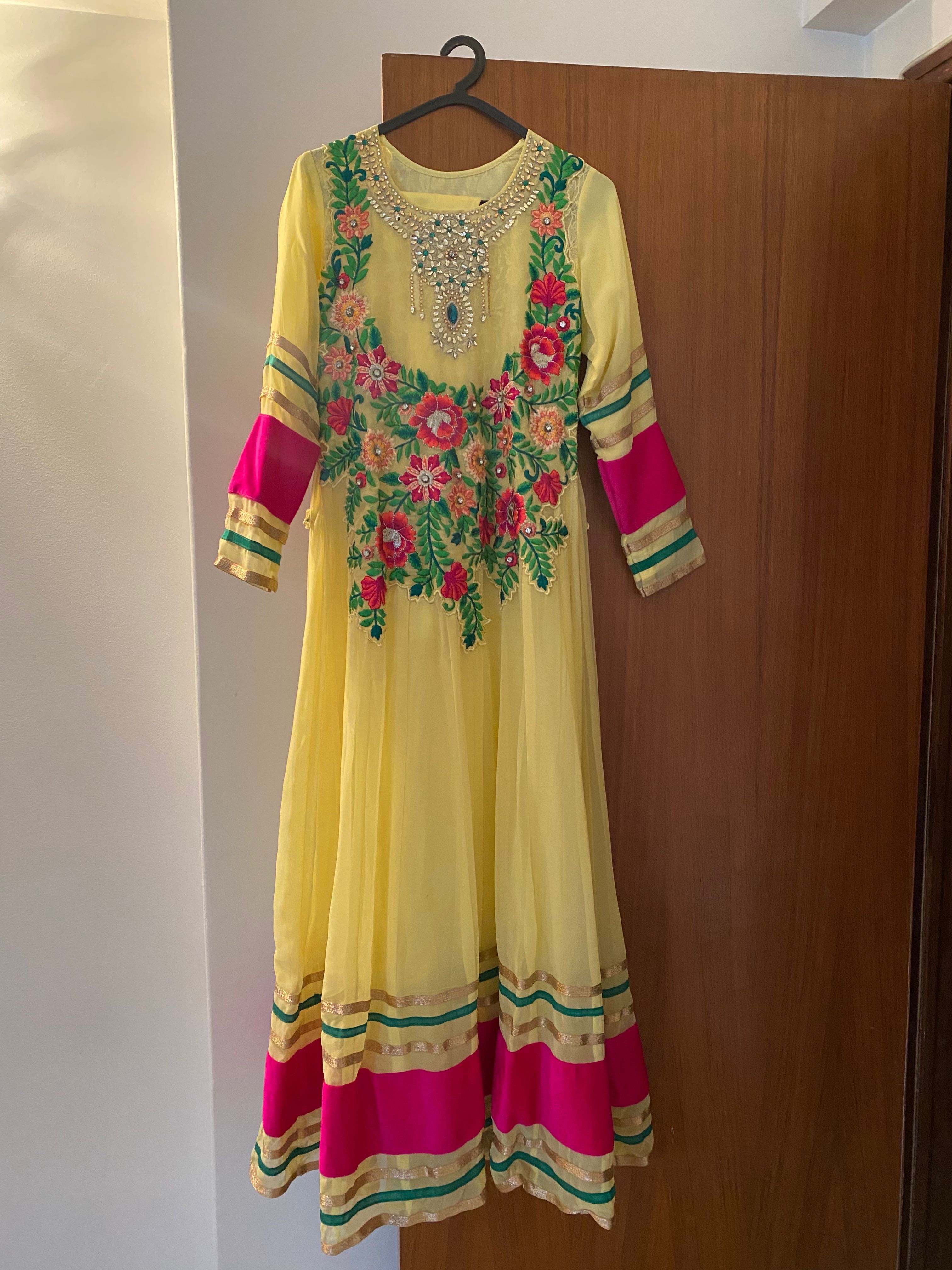 Vestido indiano bordado