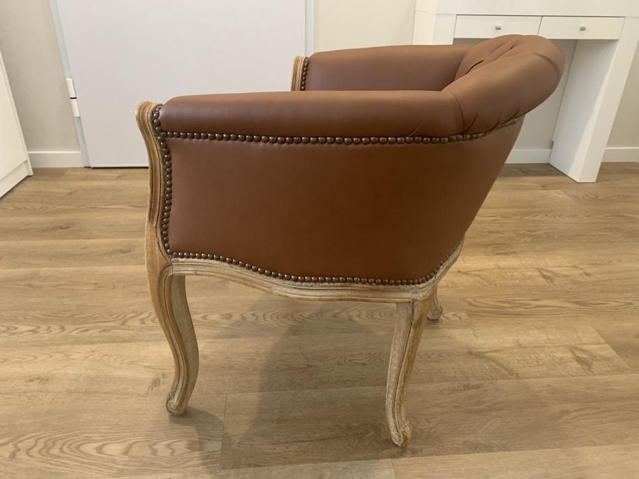 Poltrona/ cadeirão pele