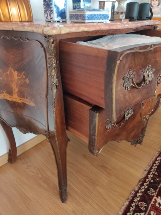 Comodas antigas estilo francês