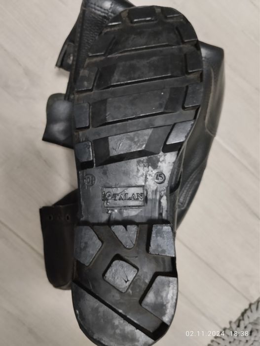 Продам зимние берцы талан 45 р.