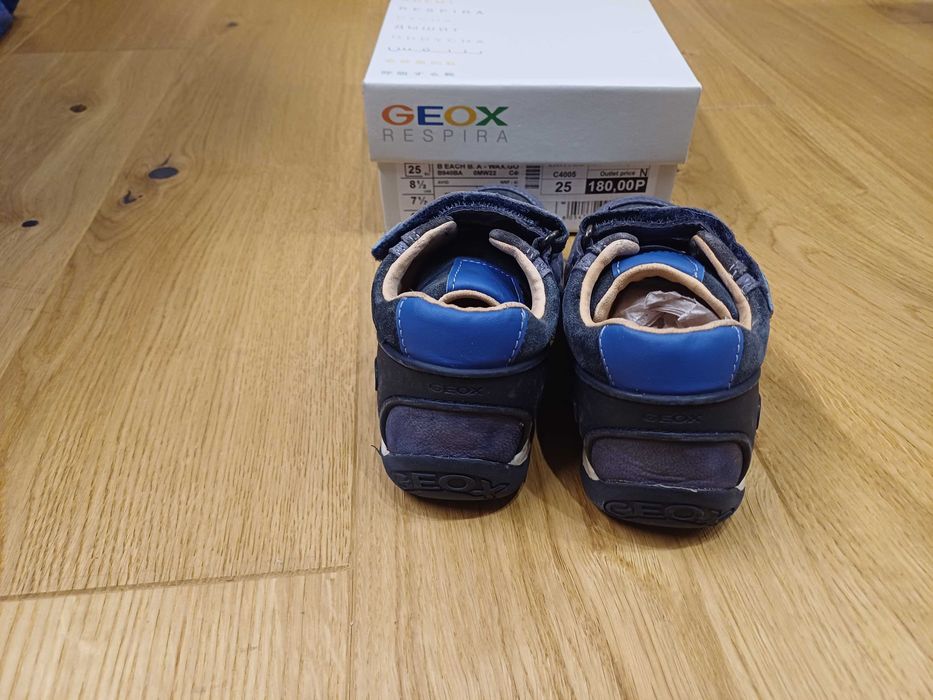 Półbuty skórzane chłopięce Geox rozmiar 25