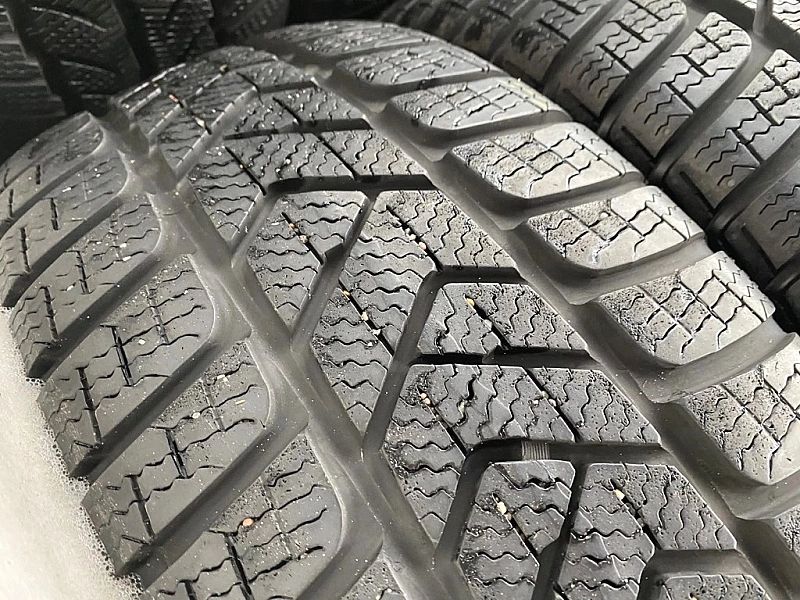 205/50r17 Pirelli SottoZero 3_6,6mm_4szt_(44)