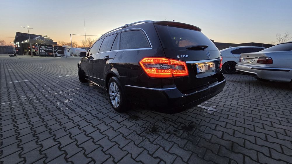 Mersedes чорний на чорному)))