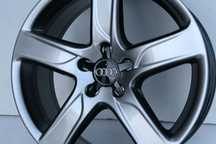 18 ORYGINALNE AUDI A6 Allroad A3 A4 A7 A8 Q5 Q3 Q2