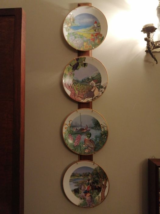 Coleção de 8 pratos, “Por Terras de Portugal”, das Colecções Philae
