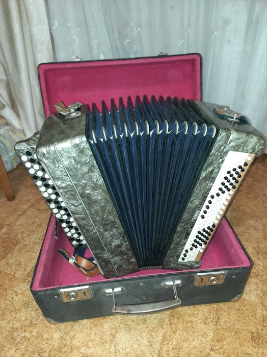 Продам баян 52/100