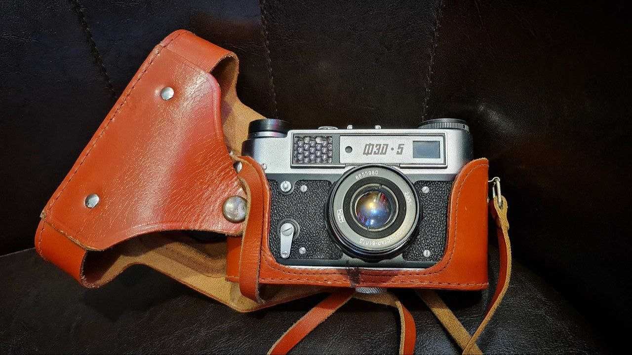 Ładny stary aparat fotograficzny FED 5 analog USSR CCCP ФЭД ZSRR