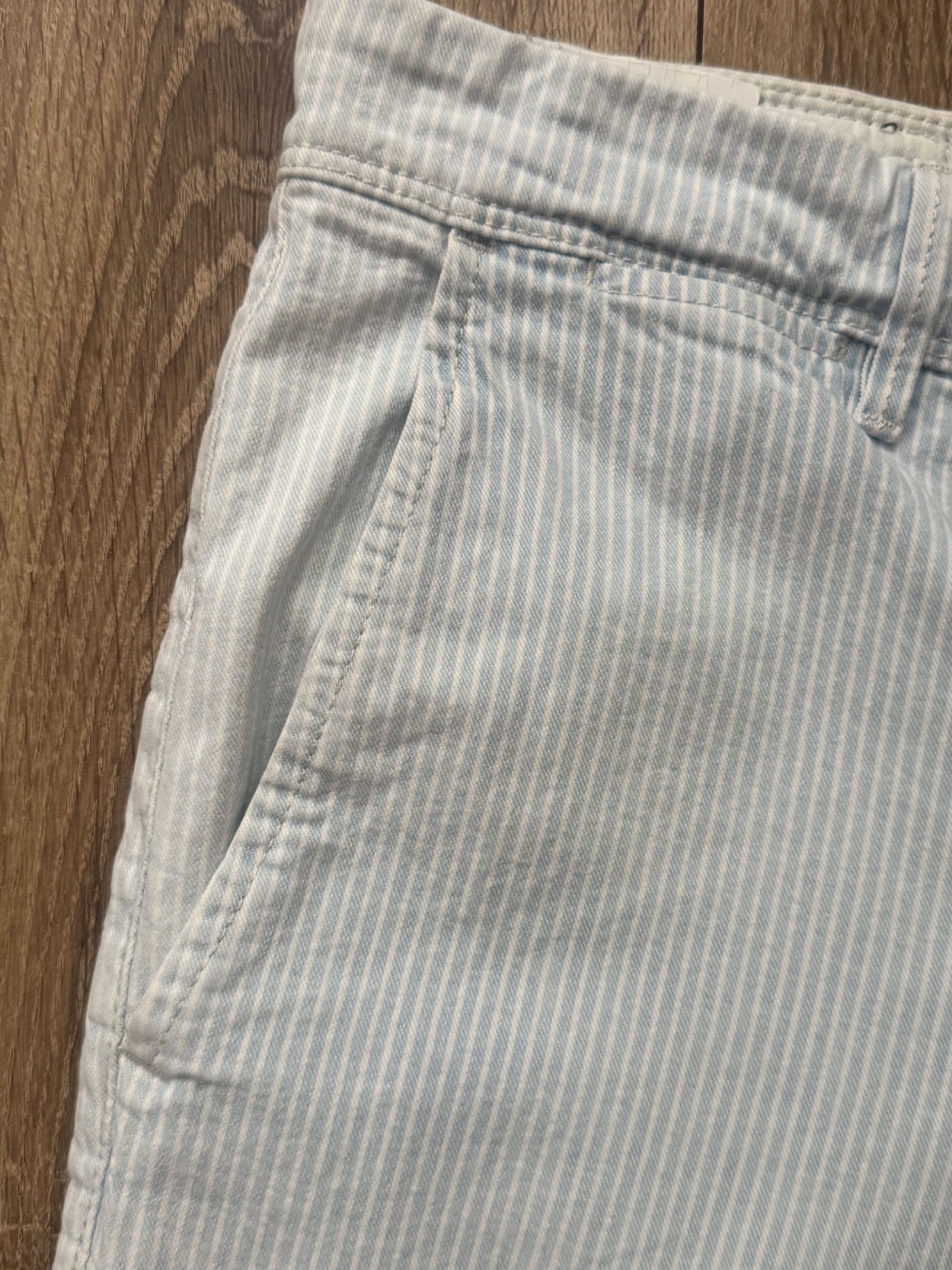 Hugo Boss męskie letnie spodnie M – błękitne w białe paski