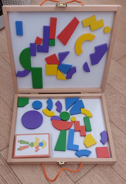 Набор для детей из магнитных фигурок и двух досок от Mindware(США)
