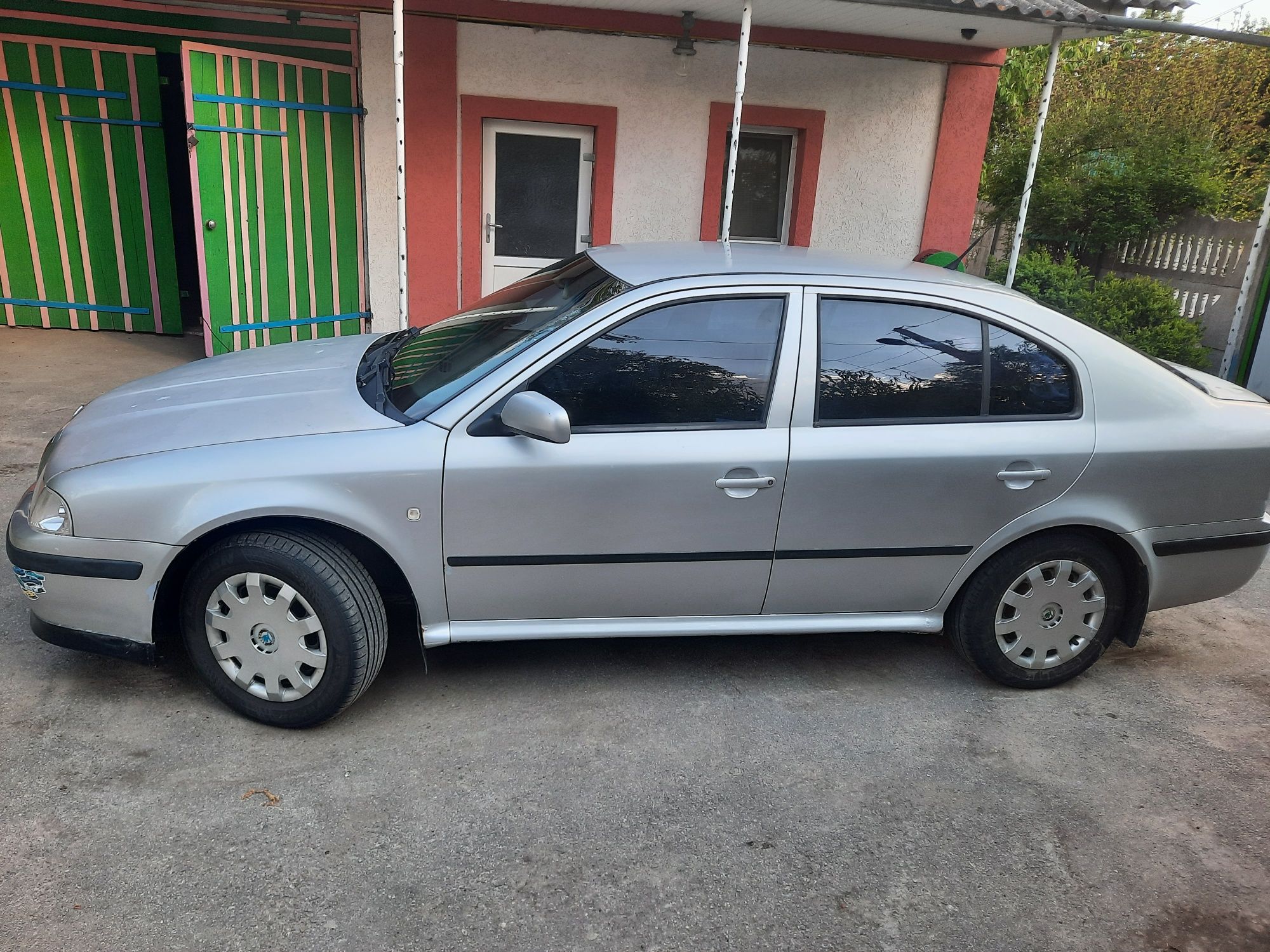 Продам Skoda Octavia Tour 2004, 1,6mpi