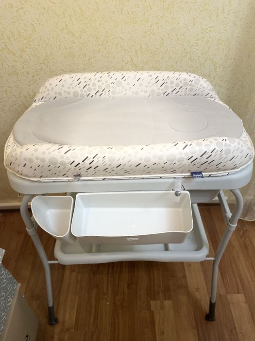 пеленальний столик із ванночкою Chicco Cuddle & Bubble