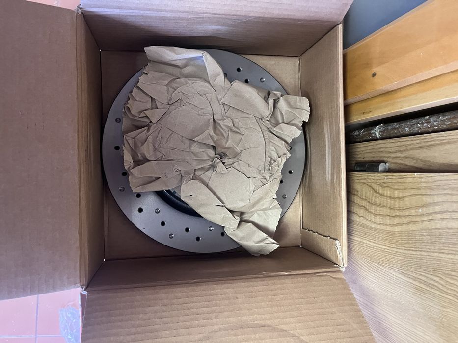 2 Disco Perfurados BREMBO  dianteiros