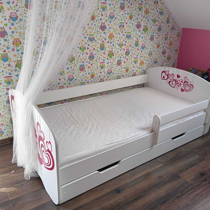 łóżko dla dziewczynki