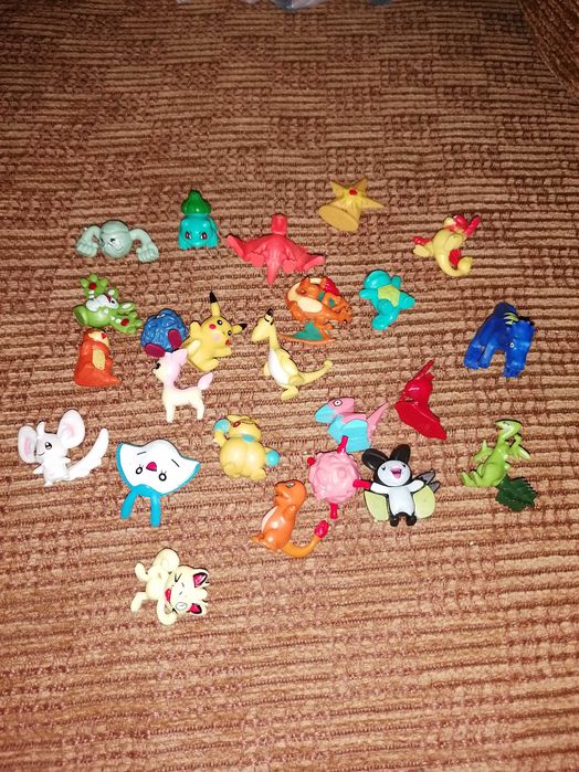 Sprzedam figurki pokemonow