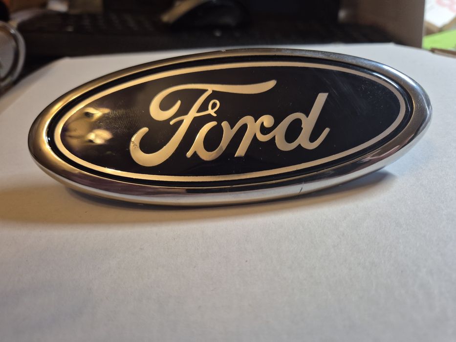emblemat  logo do forda przód cmax fokus mondeo fiesta 147/57mm