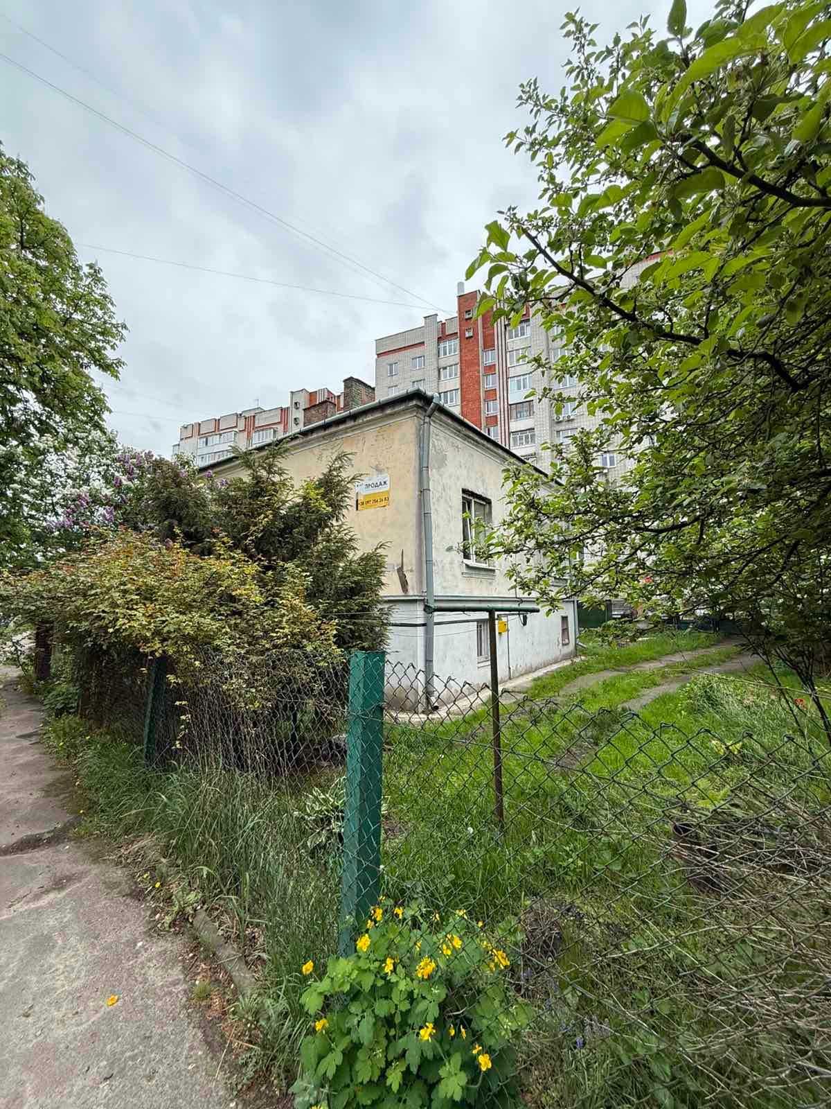 Продаж окремої будівлі в ТОП локації міста під клініку, ТЦ, комерцію