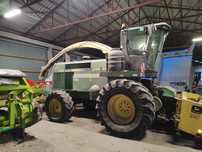 Sieczkarnia John Deere 6910