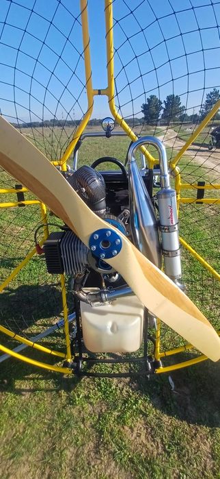 Paramotor/Paratrike: Motor Minari como novo + trike + reboque